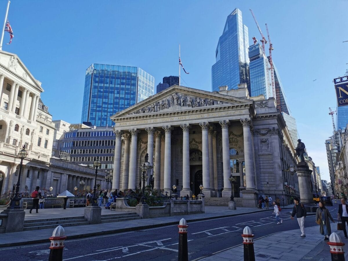 Bank of England to override its inflation mandate and cut rates 