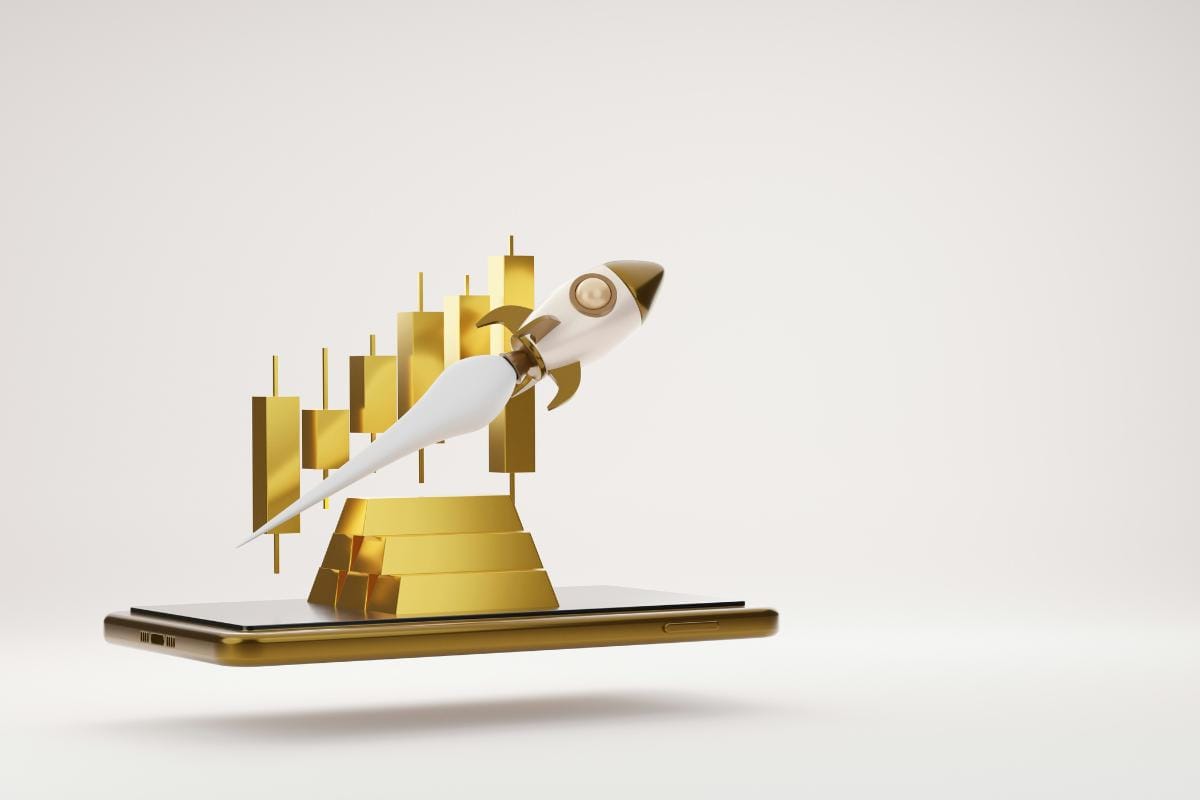Gold tops £2,700 per Troy ounce for first time ever