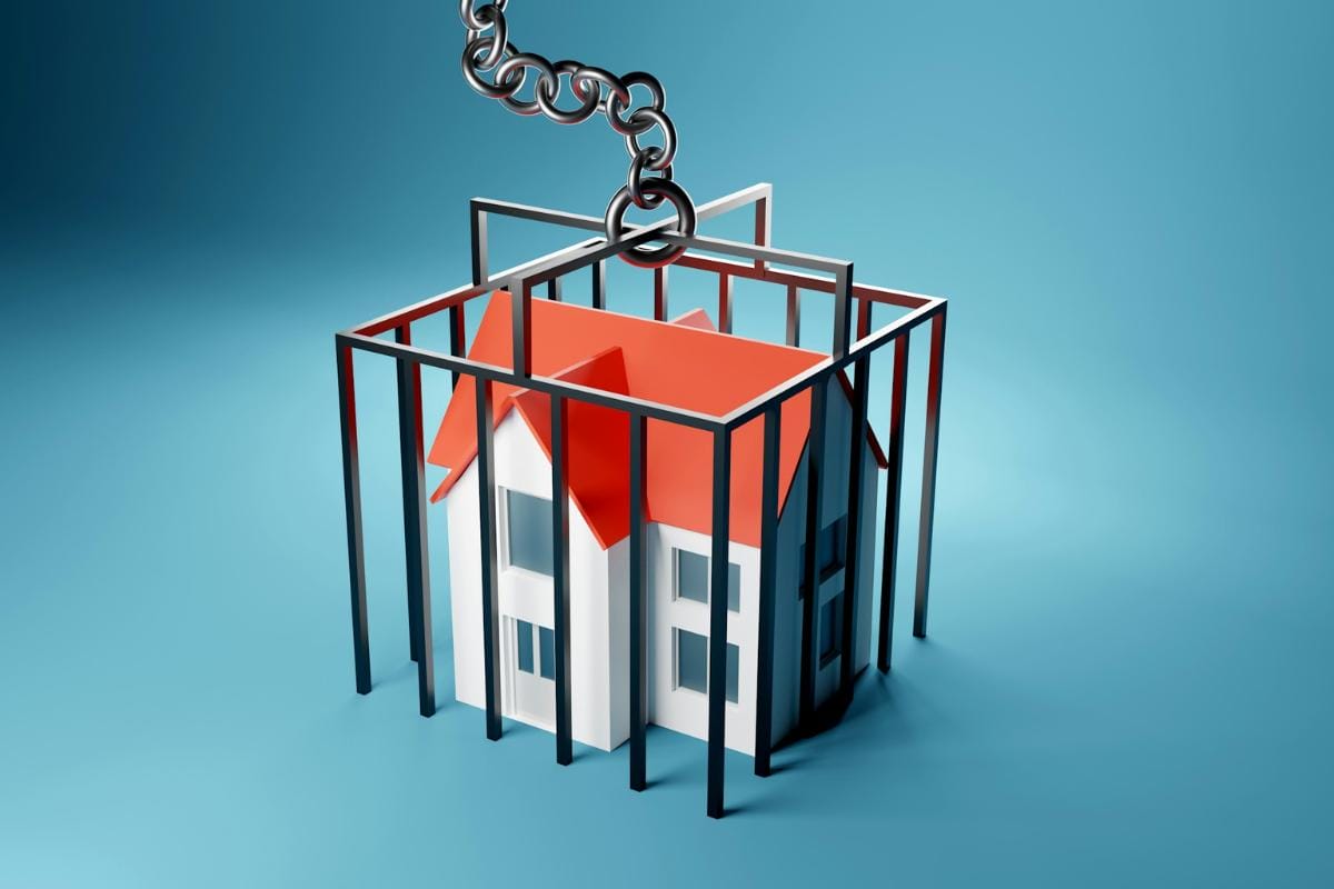 Santander: UK’s flawed housing system costs economy at least £1.5 billion every year