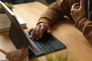Unsplash - 12/08/2025 - Employees